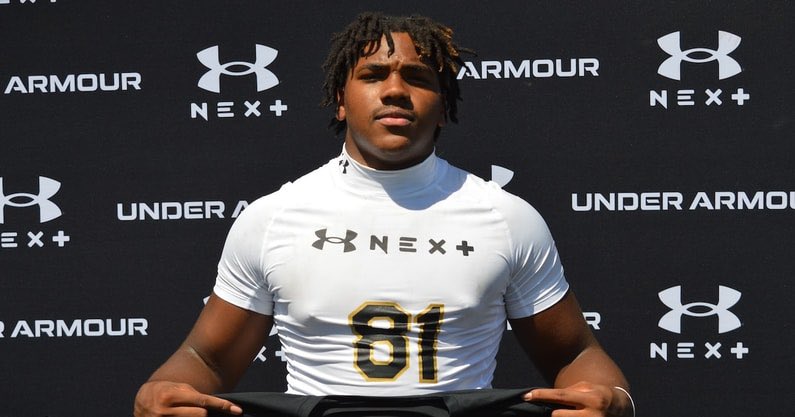 Kingwood OT Kennedy Brown (<a href="/Kennedybrown75/">Kennedy Brown 5⭐️ OL</a>) is the new No. 1 overall recruit in the 2027 class per the <a href="/Rivals/">Rivals</a> Industry Rankings. 

#TexasTech was his first offer, and he spoke with RRS to discuss his interest in TTU + more #GunsUp #WreckEm

➡️ on3.com/sites/red-raid…