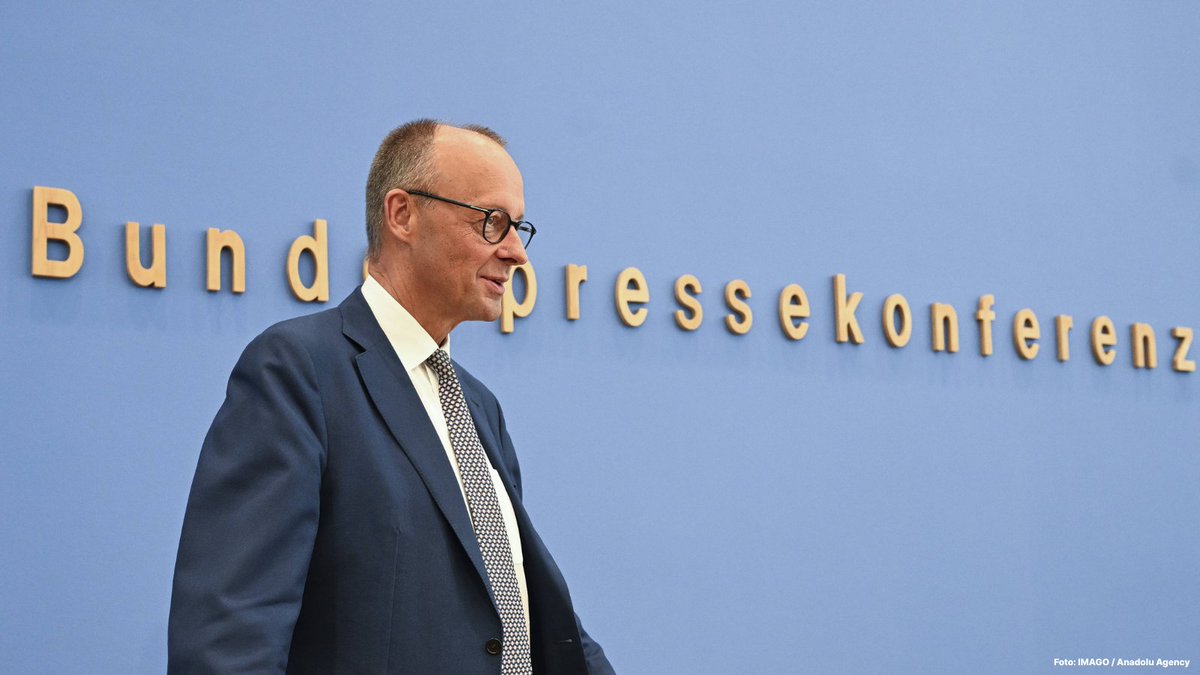 CDU's tweet image. „Wir sind jetzt seit dem 6. Mai im Amt. Wir sind vom ersten Tag an konfrontiert mit einer ganzen Reihe von großen innenpolitischen und außenpolitischen Herausforderungen. Diese Herausforderungen sind groß, aber ich bin davon überzeugt: Unser Land ist stark genug, um diese…