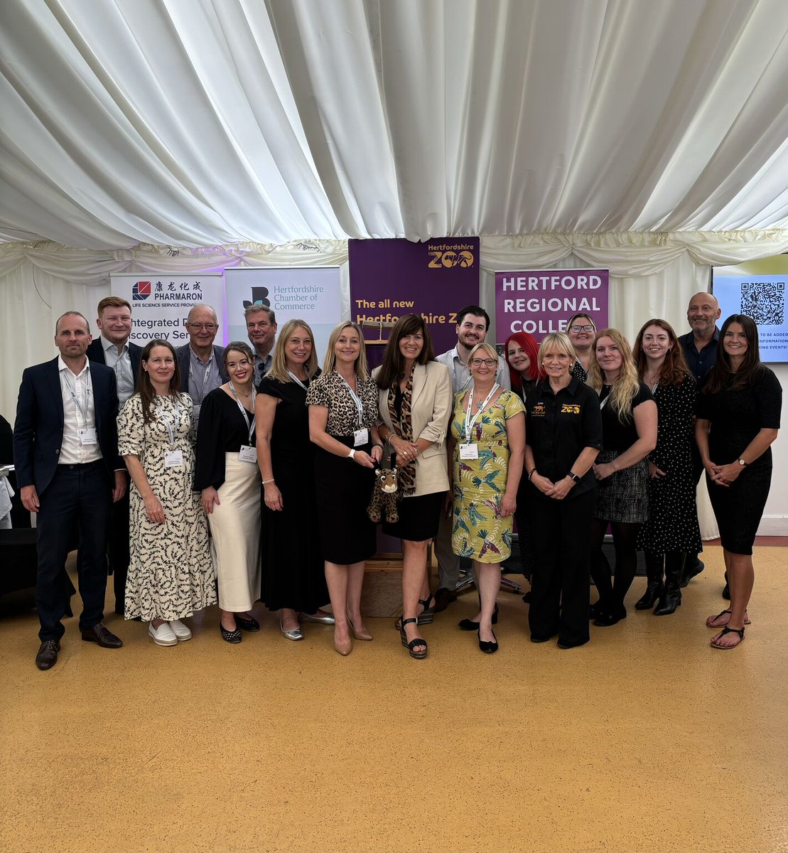 HertsChamber's tweet image. 🌟 A huge thank you to all who joined our July #ChamberLunch at @HertsZoo ! Special thanks to Lynn Whitnall, our sponsors & exhibitors, and the Herts Chamber team for a fantastic day of networking, insights & energy! 💼✨
#HertsChamber #Hertfordshire #Networking