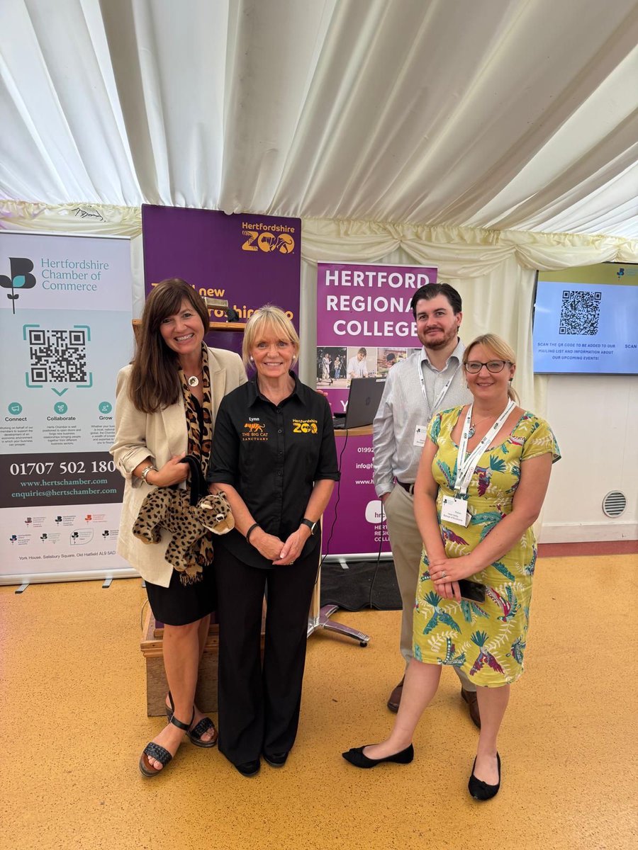 HertsChamber's tweet image. 🌟 A huge thank you to all who joined our July #ChamberLunch at @HertsZoo ! Special thanks to Lynn Whitnall, our sponsors & exhibitors, and the Herts Chamber team for a fantastic day of networking, insights & energy! 💼✨
#HertsChamber #Hertfordshire #Networking