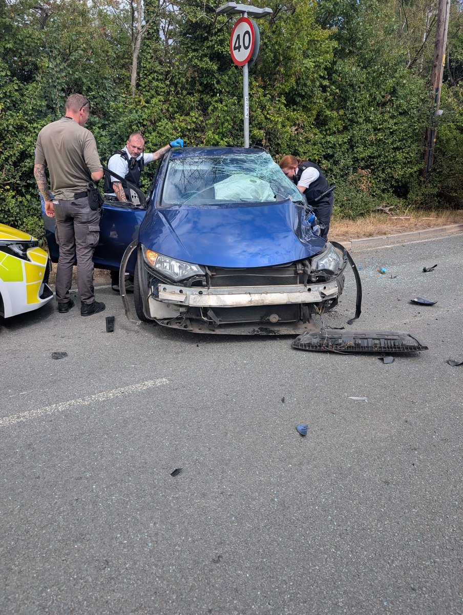 MPSHavering's tweet image. #HJTF pursued a vehicle around Noak Hill, suspected of being involved in tool thefts.
The vehicle collided with several others, causing substantial damage. The two occupants were arrested for numerous offences & the driver has been charged and remanded.