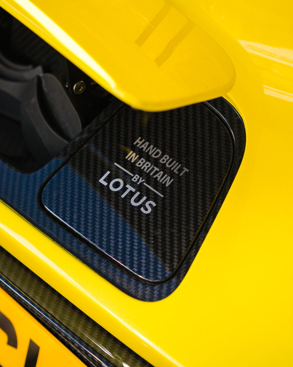 InstaVoltUK's tweet image. Lotus Evija spotted at our InstaVolt site in Petersfield 😍⚡
Only 130 in the world. 2,011 bhp. 0–300 km/h in 9.2 secs.
Even hypercars choose InstaVolt when it’s time to top up 🔋
📍Petersfield, Hampshire
#LotusEvija #InstaVolt #EVcharging #Hypercar #ElectricPerformance