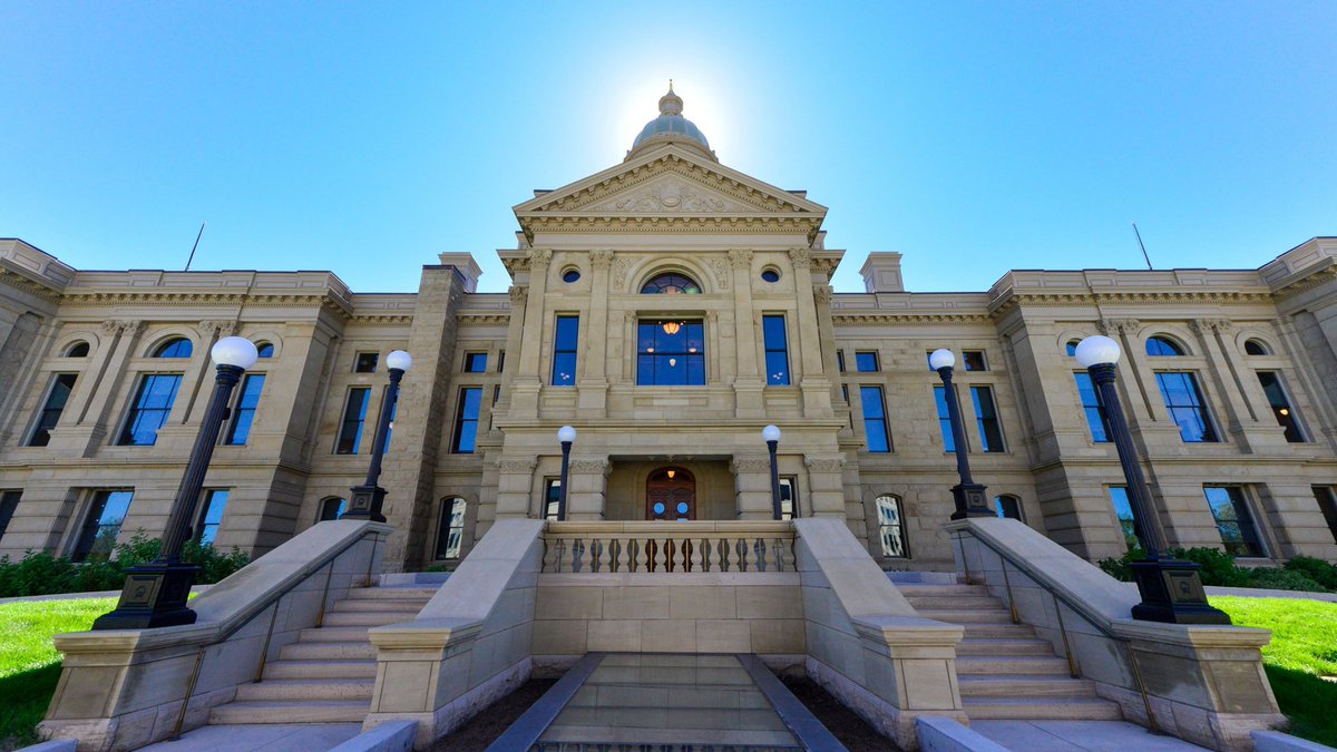 pukerrainbrow's tweet image. Wyoming’s new payment test could change how governments pay.

They ran a pilot using $WYST a USD-backed stablecoin to pay contractors instantly, cutting the usual 45-day wait to just seconds.

Here’s what they tested:

– Used @avax  (via @AvaCloud)
– Partnered with @hashfirexyz
–…