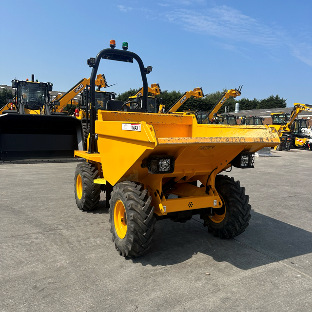 Watling_JCB's tweet photo. 2023 JCB 3T-1 Site Dumper for sale ๐ฅ
346 hours | Hydrostatic | ROPS | Light kit | Keypad immobiliser | HiViz steps
๐ฐ ยฃ13,750 +VAT
๐ 07584 169303
๐ง alex.telfer@watling-jcb.com
๐ https://t.co/nL3n3gZkea
#UsedJCB #3T1 #WatlingJCB #PlantMachinery https://t.co/dNug6qdyKk