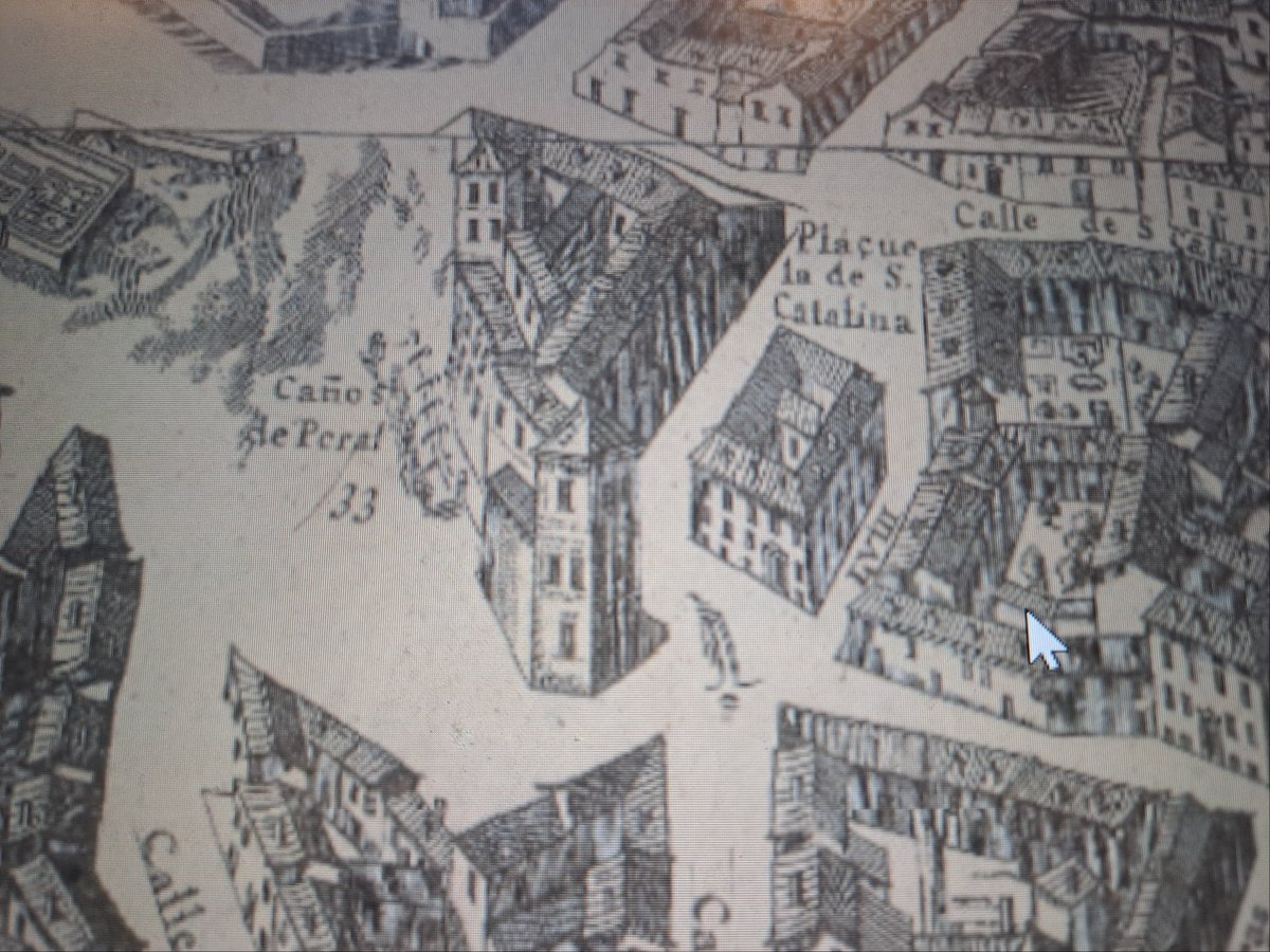 Con el número LVIII vemos en el plano de #Madrid de #Teixeira (1656) el “Hospital de S. Catalina de los Donados. Fundóle Pedro Fernandes de Lorca, Tezorero del Rey Don Juan el Segº. Año 1467”, con el objeto de atender a “doze hombres honrados” de edad avanzada. Demolido en 1893