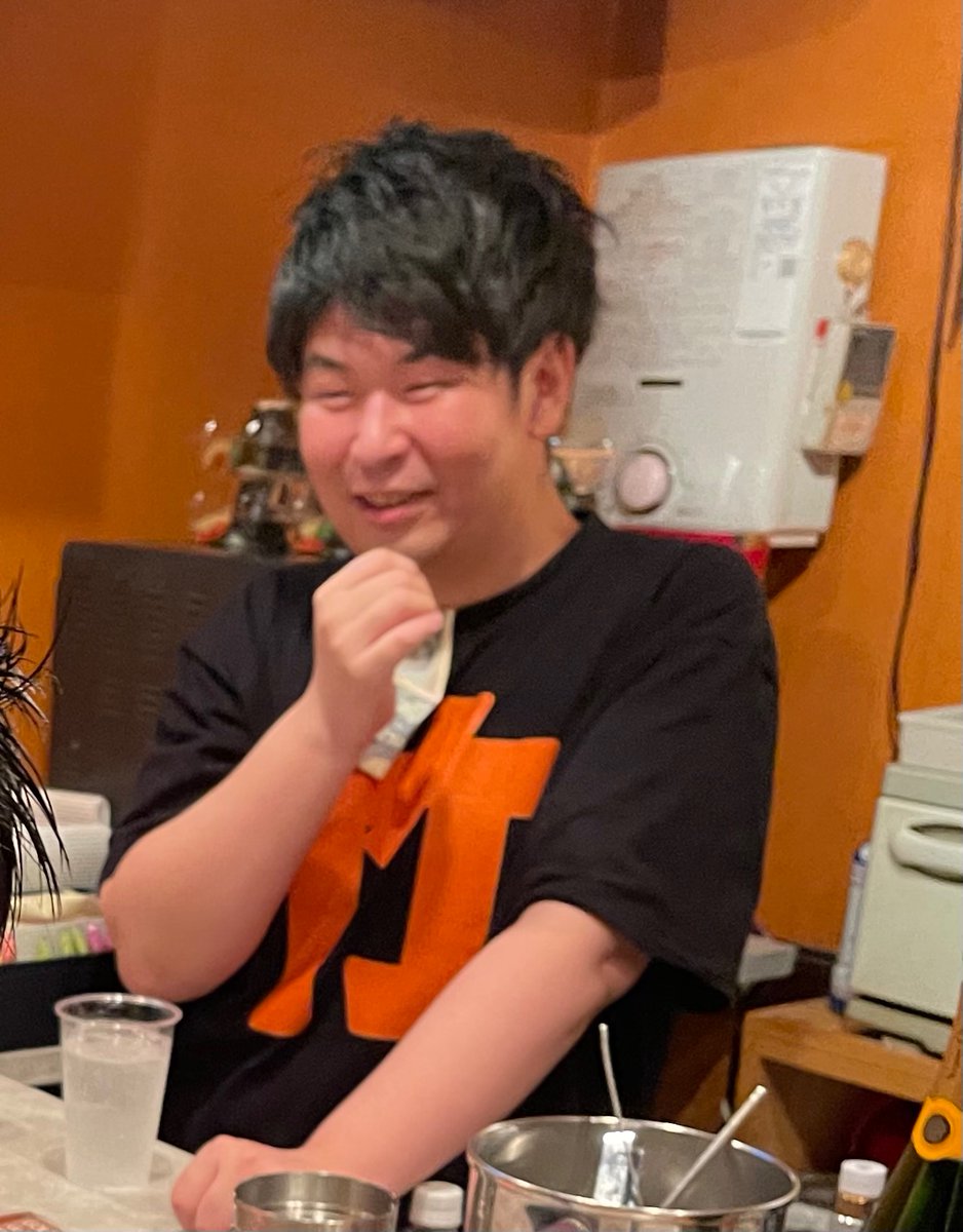 金曜日

来るよ3連休✨

明日から3連休の人も多いのでは🎵

準備はよろしいでしょうか🍺🚀

クーラーガンガン、サーキュレータービュンビュンにてお待ちしてます🥶

今日はゆうたろう＆マサがお手伝い

🎋BamboO 19時オープン🎋