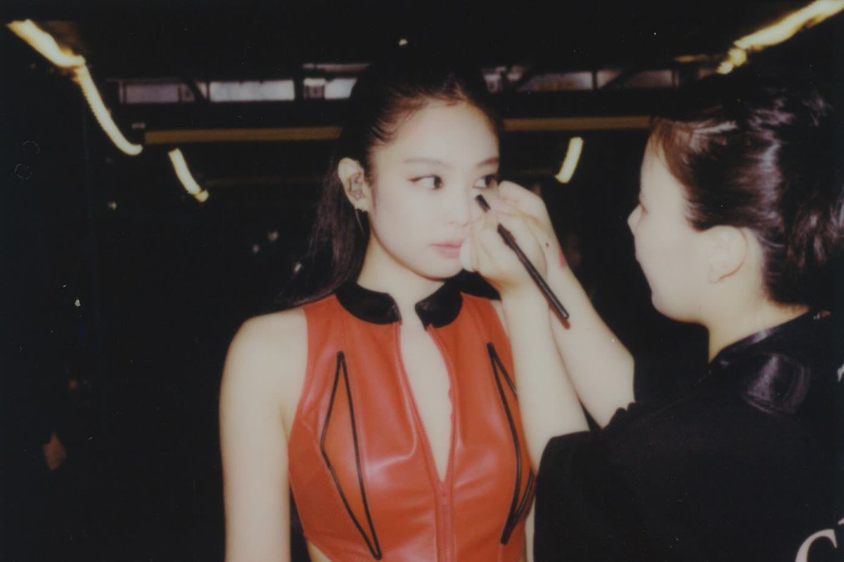 rt &amp; reply 🤍

I vote #JENNIE for #ArtistaAsiaticodoAno, #ArtistaFemininaInternacionaldoAno and #Ruby for #AlbumEPInternacionaldoAno 
at the #SECAwards