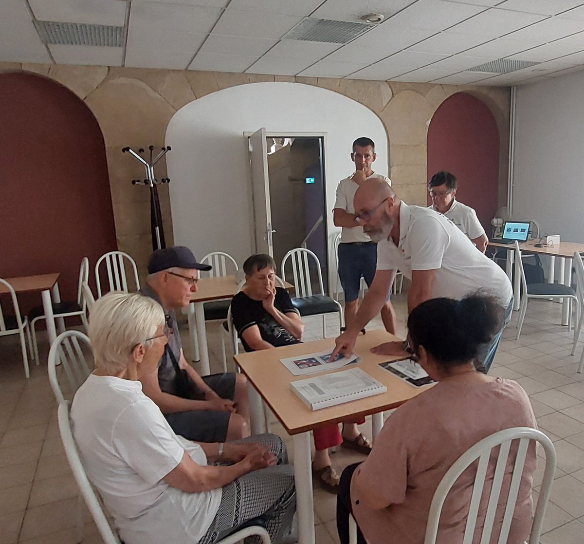 Prefet_48's tweet image. #sécuritéroutière | Une trentaine de séniors ont participé à une session de sensibilisation à la sécurité routière organisée à la résidence d'autonomie Piencourt. Les participants ont pu assister à des ateliers piétons, de remise à niveau des connaissances du code de la route,…