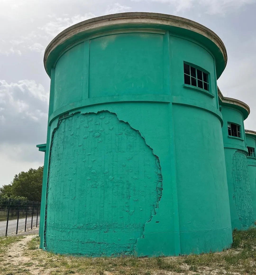 Parce que c'est vendredi... un peu d'Art urbain !

Oeuvre de l'artiste #Braga_Last1 à #Tourreilles (Occitanie), France. 

#VendrediArtUrbain