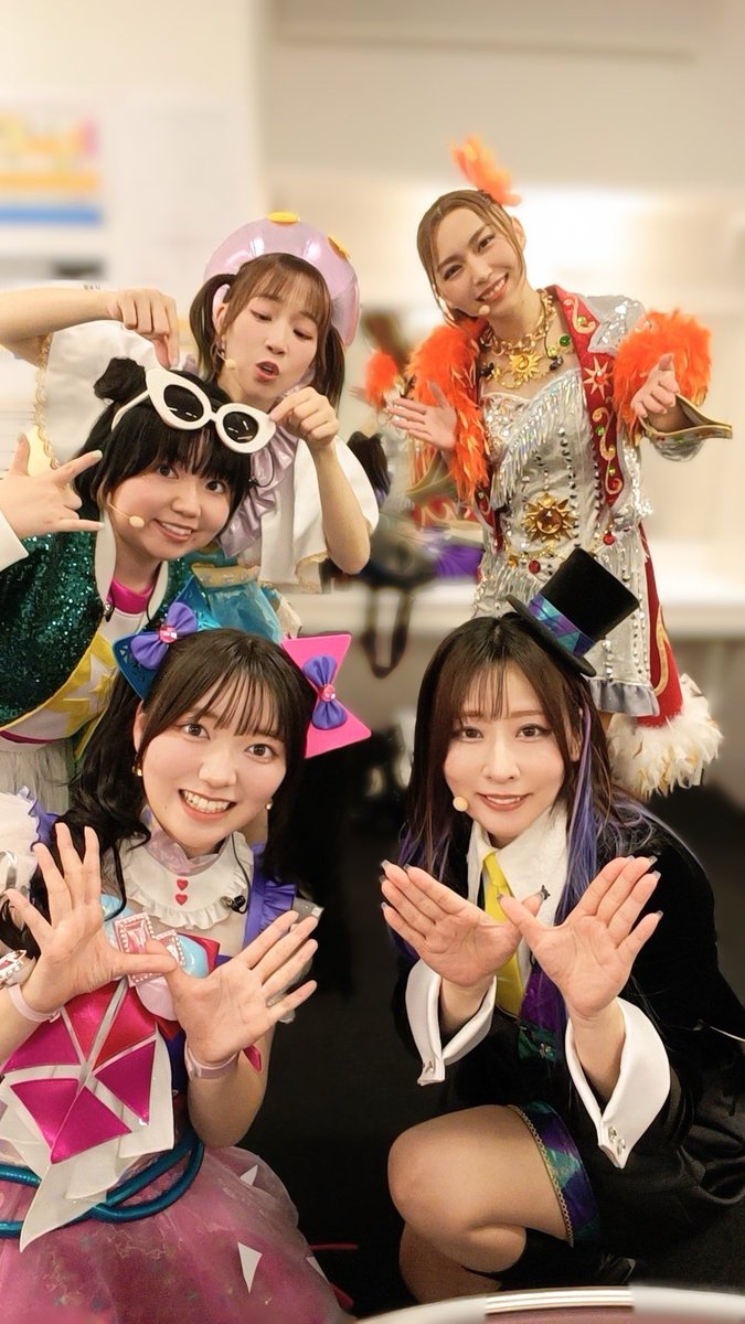 K_Rico1_1's tweet image. ひなさんのプリマジカッコよくて大好き!
Starlight高速道路走るときに大きめの音で聴いてます🚗🤟
待機時間が一緒になることが多かった組
楽屋でみんなの映像一緒に見てました👐
チィちゃんステージ袖で撮ろう!って声かけてくださってとても嬉しかったです💜
#プリプリライブ