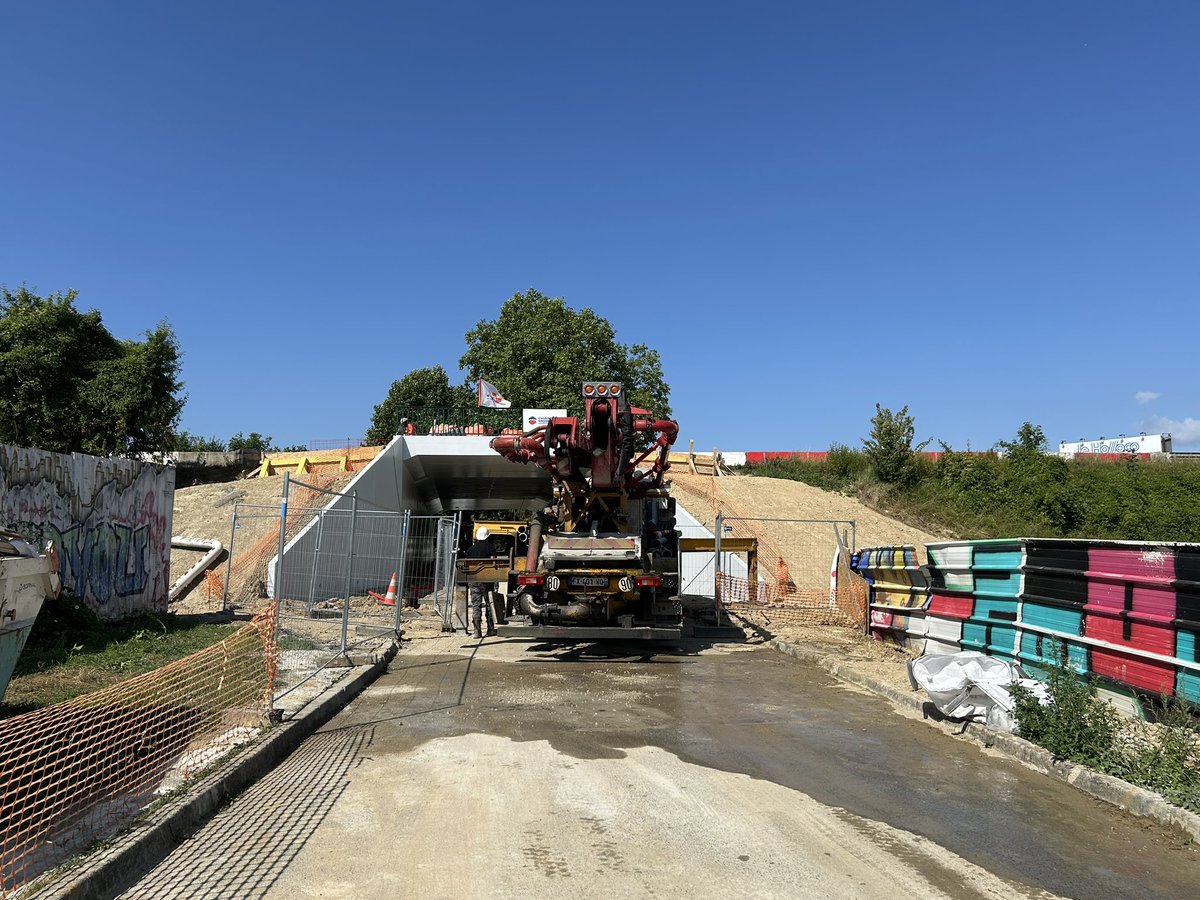 #routes 🏗️Chantier en cours à Ezanville : élargissement de la RD301

🚧Le Département investit 40 millions d’euros en 2025 pour entretenir et moderniser plus de 1 100 km de routes départementales. L’objectif ? Améliorer la sécurité et le confort de tous les usagers, qu’ils soient