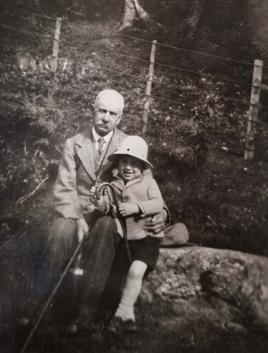 The Signet Library tweet media