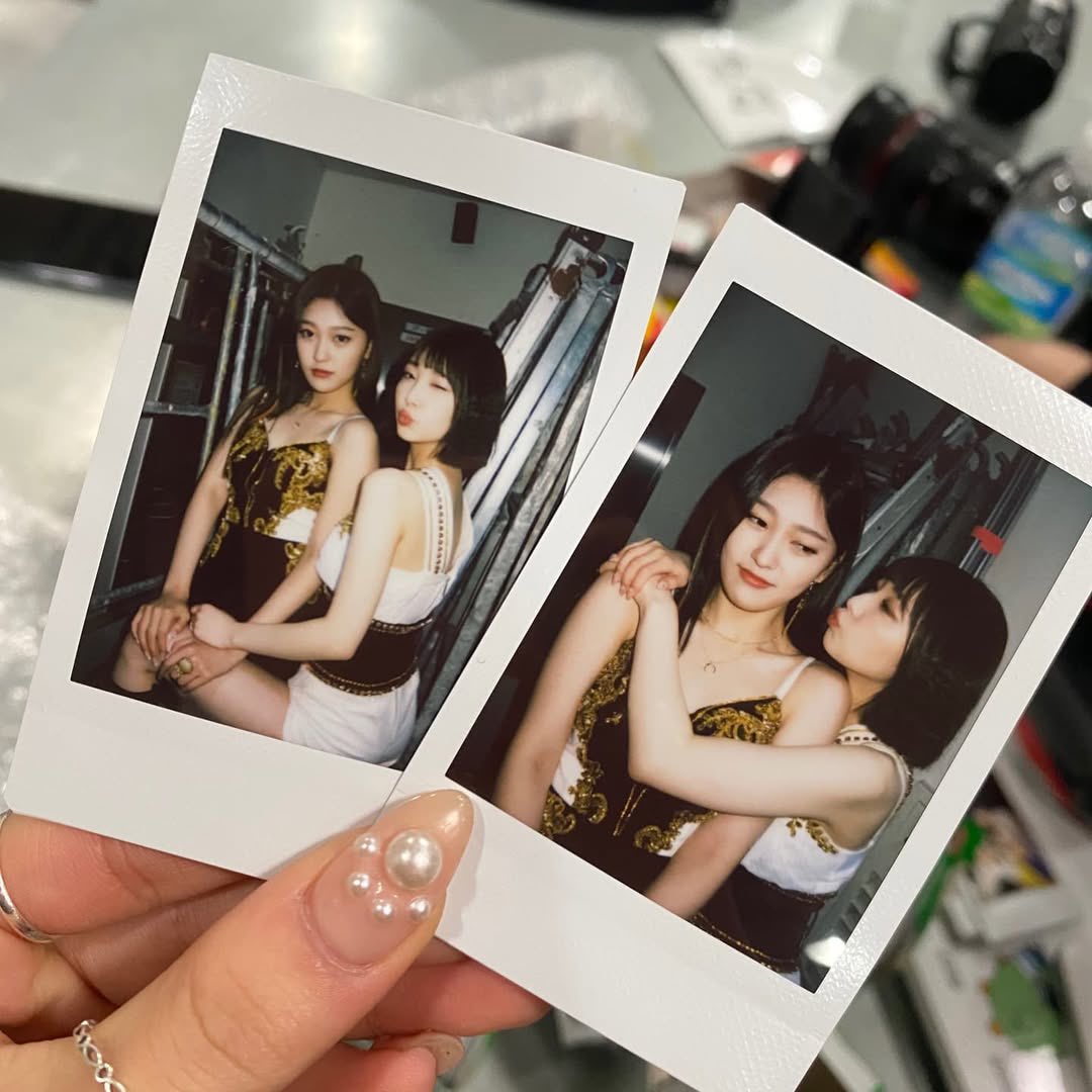 yeorrythinker's tweet photo. yeojin never letting yeorry die 🥹 https://t.co/LFu8QzAGiA