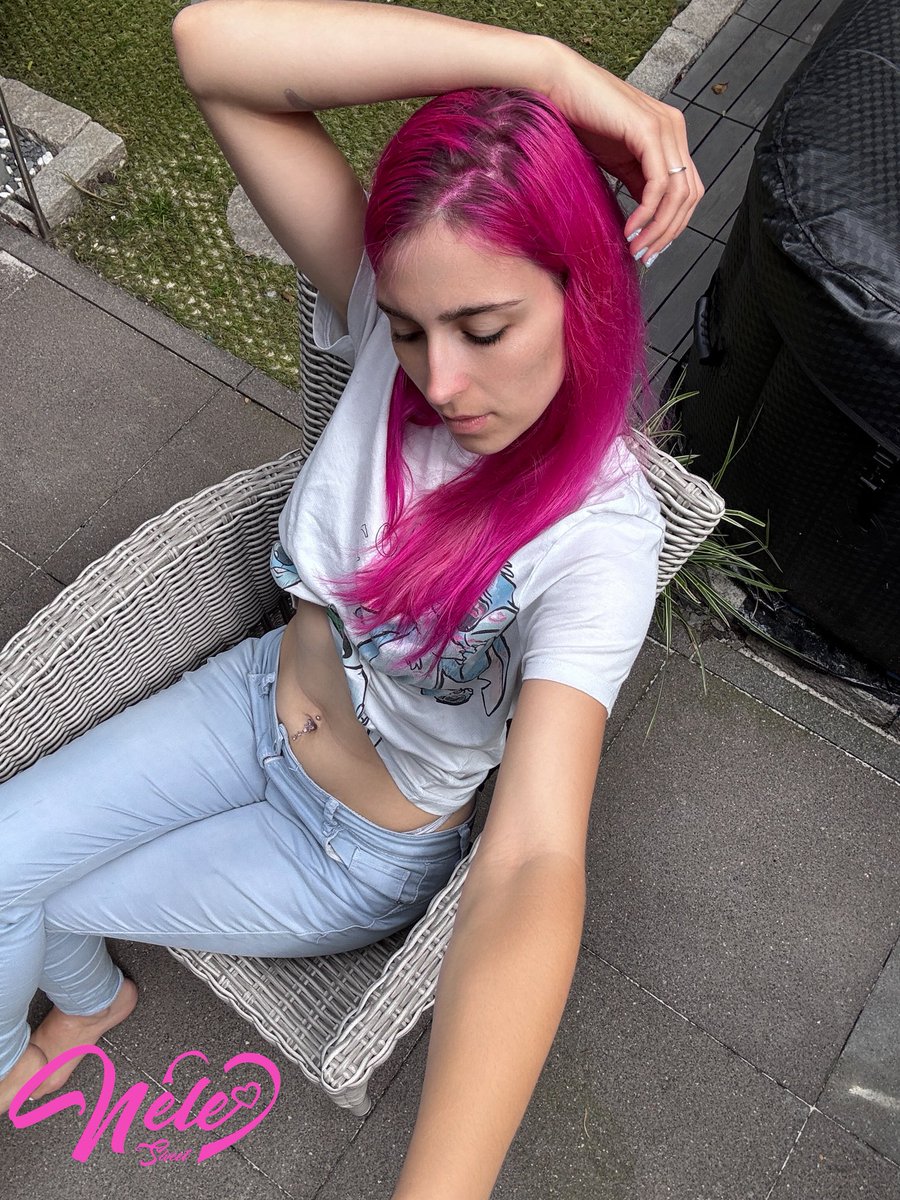 Heute wird ein entspannter Tag – ein paar Shootings, danach einfach die Zeit im Garten genießen 🌿 Und heute Abend ist die Dreier-Ticketshow 🎟️✨ Bist du dabei?