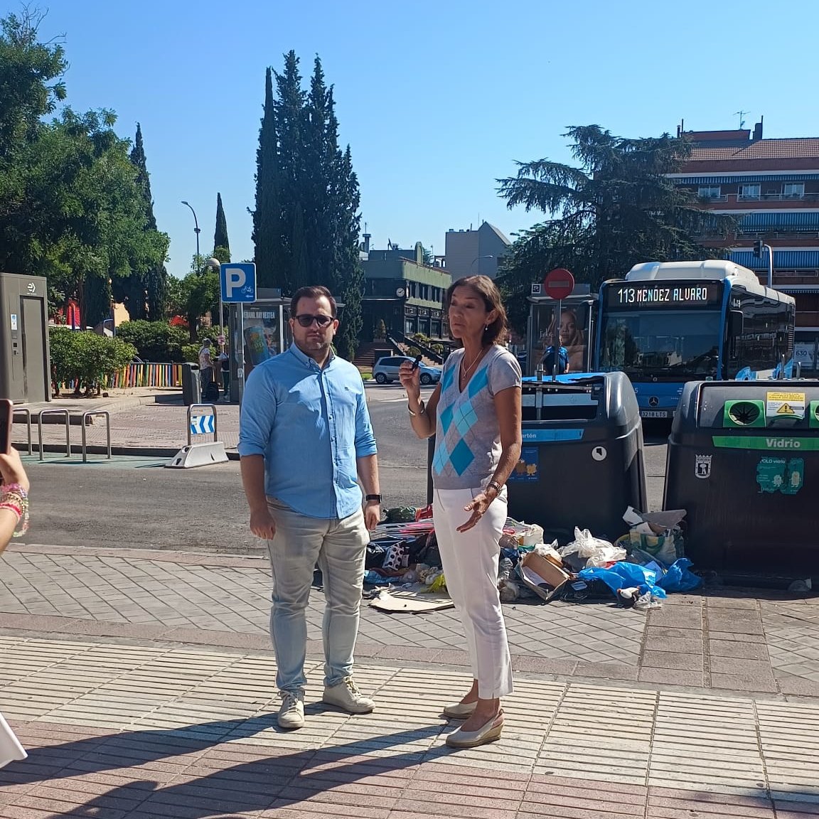 PSOE Ciudad Lineal / ❤️ (@psoecl) on Twitter photo Ayer nuestra Portavoz <a href="/MarotoReyes/">Reyes Maroto</a> visitó la Plaza de #CiudadLineal y tuvimos la oportunidad de comentarle los problemas del distrito. Ayer nuestra Portavoz <a href="/MarotoReyes/">Reyes Maroto</a> visitó la Plaza de #CiudadLineal y tuvimos la oportunidad de comentarle los problemas del distrito.