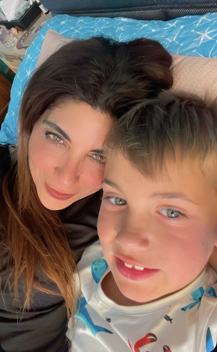 Hoy, el más pequeño de mis 4 pollos cumple 8 añitos.Mi Santi, el hombre que más amo en el mundo. Soy una Mamá tan feliz.
Gracias hijo, por tanta ternura y tanto amor ❤️