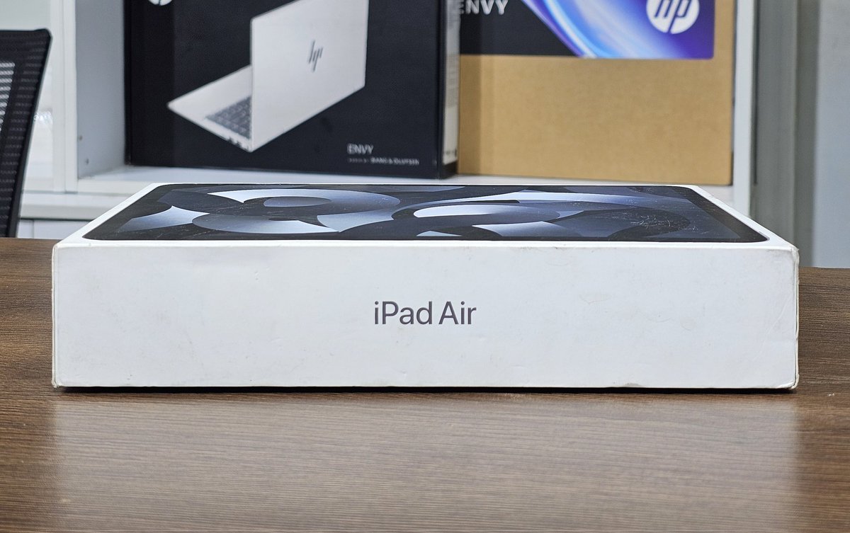 theTechPlugg's tweet image. Apple iPad Air 5th Generation in Space Gray
Powered by the Apple M1 chip, 8-core CPU, 8-core GPU, 16-core Neural Engine
64GB of Storage
10.9-inch Liquid Retina Display
Free Delivery Countrywide 🇰🇪
Ksh 75,000