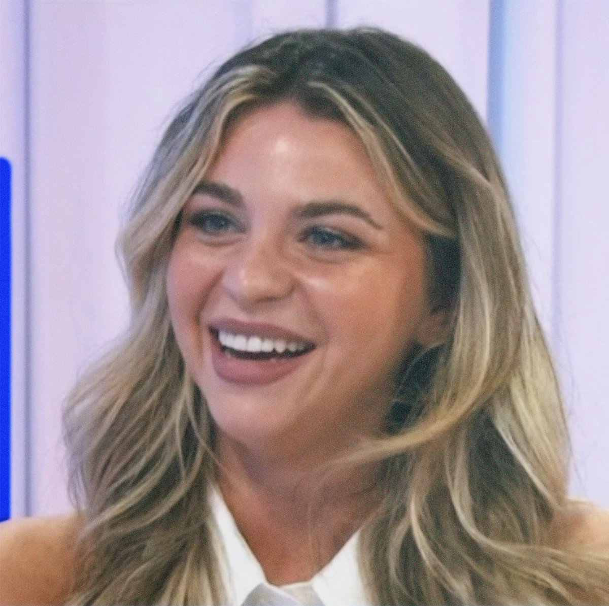 mariateixeirac_'s tweet photo. é sempre bom voltar a ver a favorita na tv, minha carol 💟 https://t.co/0cxkGpcBdL