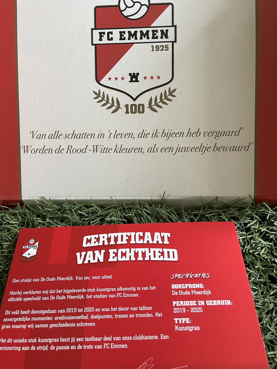 Stukje voormalig hoofdveld gesponsord; geleverd in fraaie cadeau-verpakking. ⁦<a href="/FC_Emmen/">FC Emmen</a>⁩