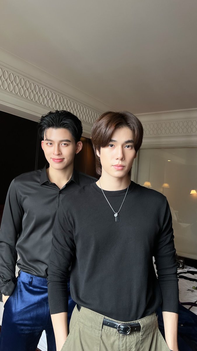 คุณธีร์น้องพีชหล่อมากกกก

📸 IGs : efaeffy

#MeAndTheeSeriesQ2
#MeAndTheeSeries
#ปอนด์ภูวินทร์ #PondPhuwin
#ppnaravit #phuwintang