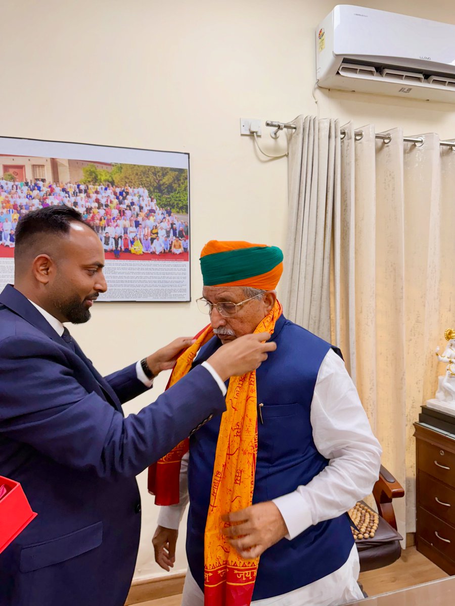 totarunpoddar's tweet image. Had a great chat with Hon. Minister of Law and Justice of Our Country Shri Meghwal Jee today
#foxhogceo #tarunpoddar #foxhogventures