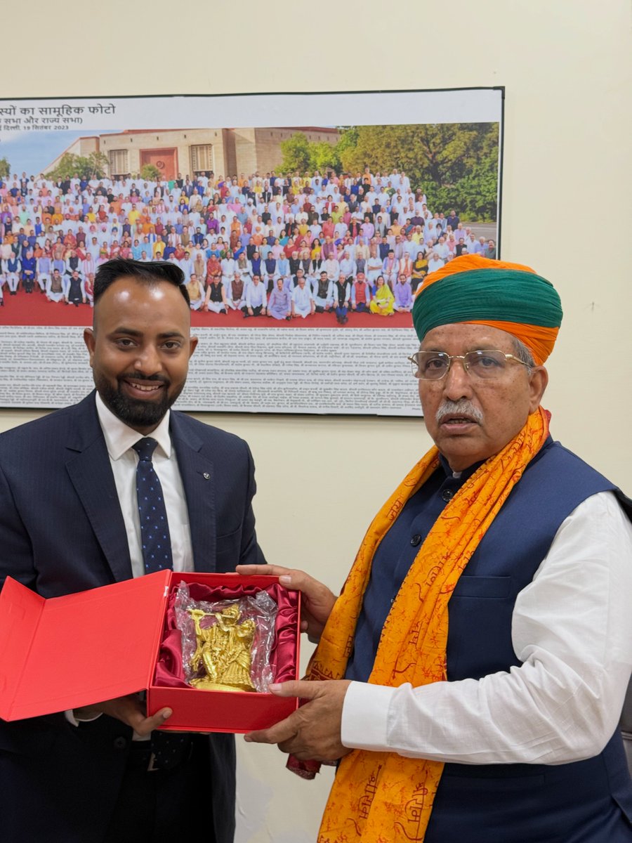 totarunpoddar's tweet image. Had a great chat with Hon. Minister of Law and Justice of Our Country Shri Meghwal Jee today
#foxhogceo #tarunpoddar #foxhogventures