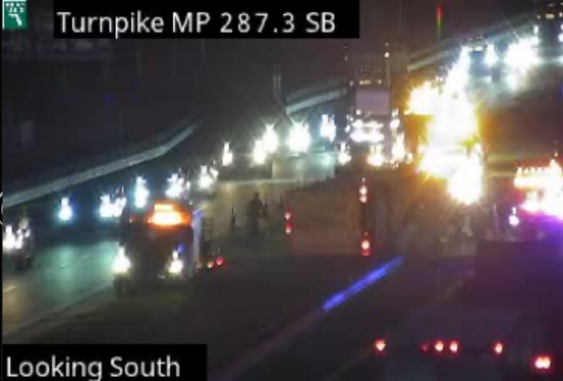 Stephanie Rivas (@stephrivastv) on Twitter photo 🚨Overturned Vehicle on Florida's Turnpike South 🚨
A crash before Mile Marker 287 in Lake County is backing up traffic to before Exit 289 in Leesburg. Expect multiple lane closures and slowdowns. <a href="/fox35orlando/">FOX 35 Orlando</a> 🚨Overturned Vehicle on Florida's Turnpike South 🚨
A crash before Mile Marker 287 in Lake County is backing up traffic to before Exit 289 in Leesburg. Expect multiple lane closures and slowdowns. <a href="/fox35orlando/">FOX 35 Orlando</a>