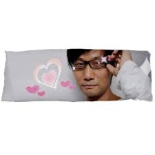 ShotgunAnaconda's tweet image. &quot;i asked chatgpt&quot; &quot;i asked grok&quot; yeah well i asked my Kojima pillow and it said “show me your feet 🦶“