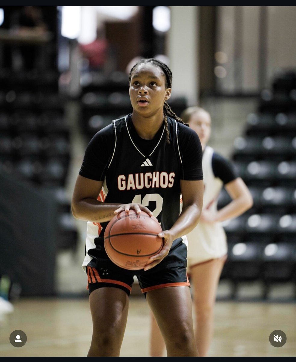 Aleah_li8's tweet image. On a mission with my team @LadyChozNYC @ladychoz @nygauchos @CoachJKreie …let’s work ……19 points first game…God first 
instagram.com/p/DMO09vGu_NS/…