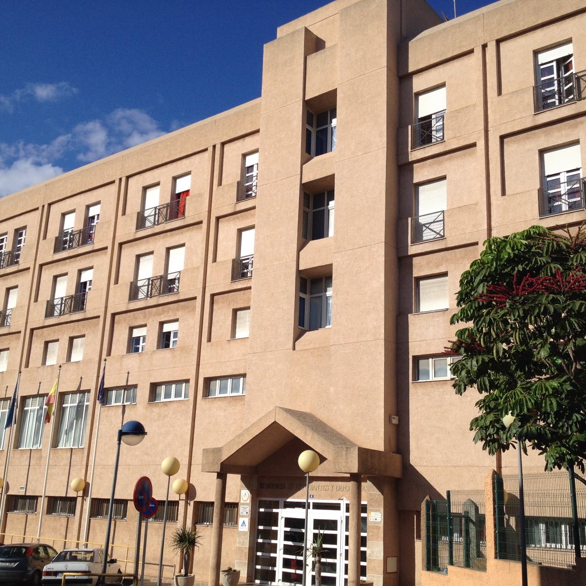 🔴 CpM denuncia que el gobierno Imbroda mintió sobre la Residencia de Estudiantes. Hoy, sin soluciones: jóvenes sin alojamiento y trabajadores al borde del ERTE. ¿Dónde están sus promesas? #Melilla #ResidenciaEstudiantes #CpM