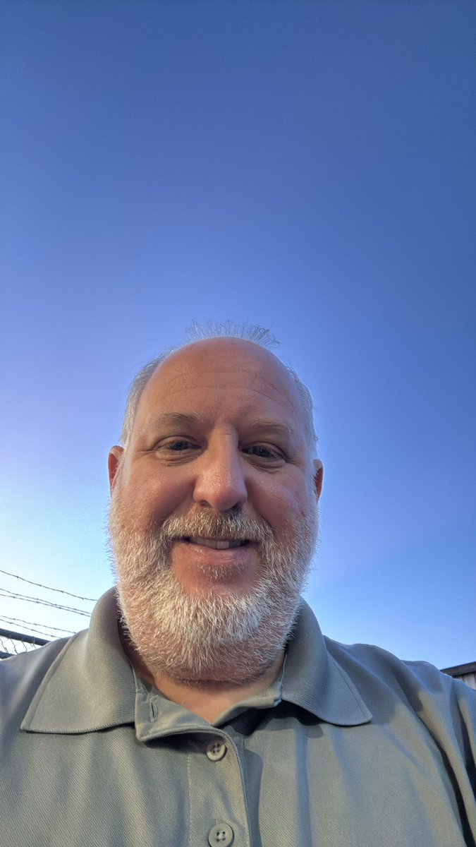 Friday fuckers!  Let’s best this work days ass and enjoy the weekend!  Love ya