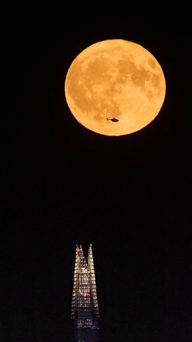 Good to see <a href="/NPASLondon/">NPAS London</a> passing the full Buck Moon after the moon passed the <a href="/TheShardLondon/">TheShardLondon</a> earlier this month. It would be good to have a little flight with the NPAS team to get a different view.