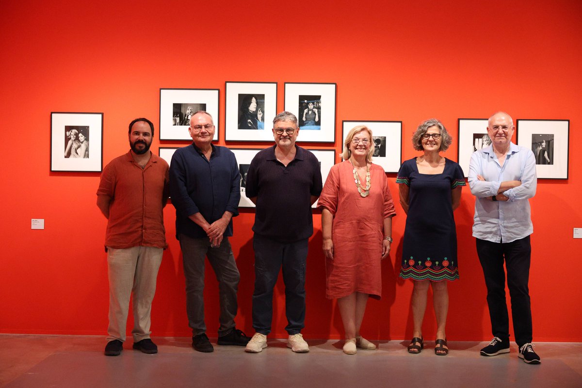 1/2

Estam encantats amb l'acollida i el magnífic nivell dels ponents de les dues primeres sessions de les III Jornades de Fotografia Arquitectura, coordinades per <a href="/MaribelRossello/">maribel rosselló</a> ( <a href="/UPC_Arts/">UPCArts</a> )
Aquí algunes fotos de la primera sessió amb intervencions de...