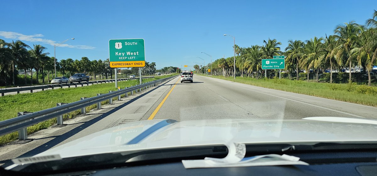 FlaKeysResorts's tweet image. You know that exact moment...

When you see that green Key West sign...

And your heart literally skips a beat?

It&apos;s like your body recognizes home before your brain even processes it.

That rush of excitement.

The sudden smile you can&apos;t control.

Your foot automatically…