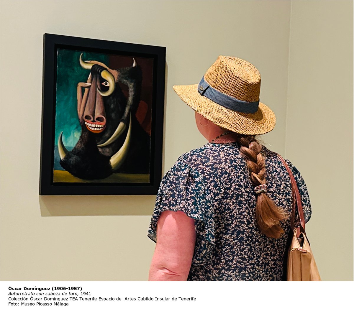 🎧 Obras comentadas | Exposición #ÓscarDomínguezMPM
🖼️ "Autorretrato con cabeza de toro", 1941
🎨 En 1941, tras fracasar su intento de exilio en América, #ÓscarDomínguez regresa a París y pinta este autorretrato como criatura híbrida: mitad hombre, mitad toro. Una figura que, al