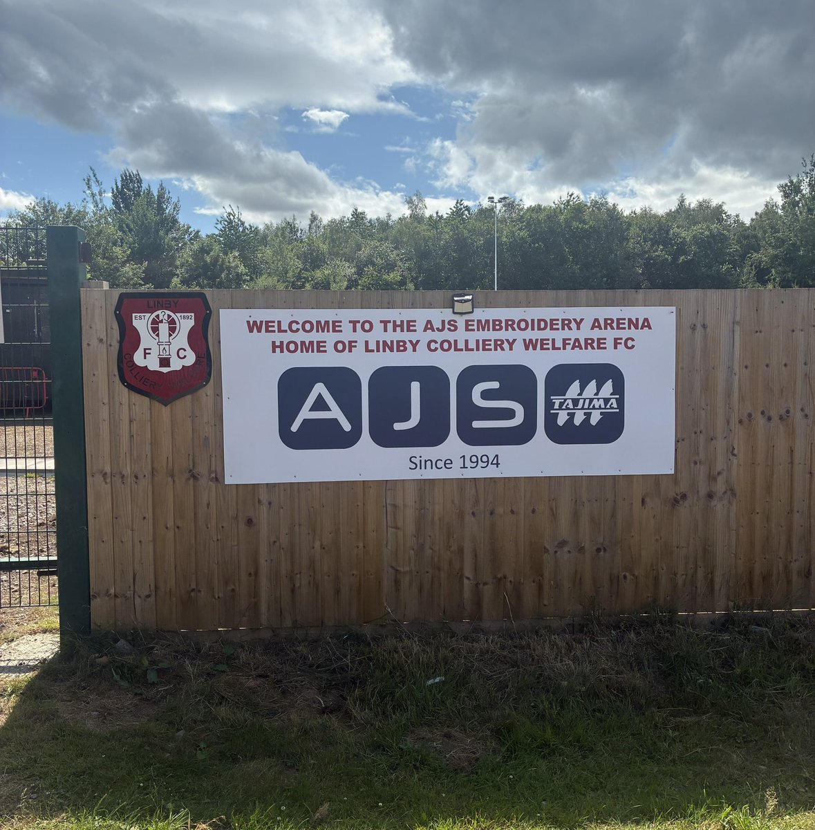 FcLinby's tweet image. FLOODLIGHT SWITCH ON MATCH
we host neighbours @HucknallTownFc at the @AJSEmbroidery Arena nxt weds
23 July KO7.45pm .
@rlntfc @CentralMidsAll @NottsFA @NottsDerbyFBall @AbacusLighting @officialQTS @utdcos @NottsSeniorLge
@robhornby