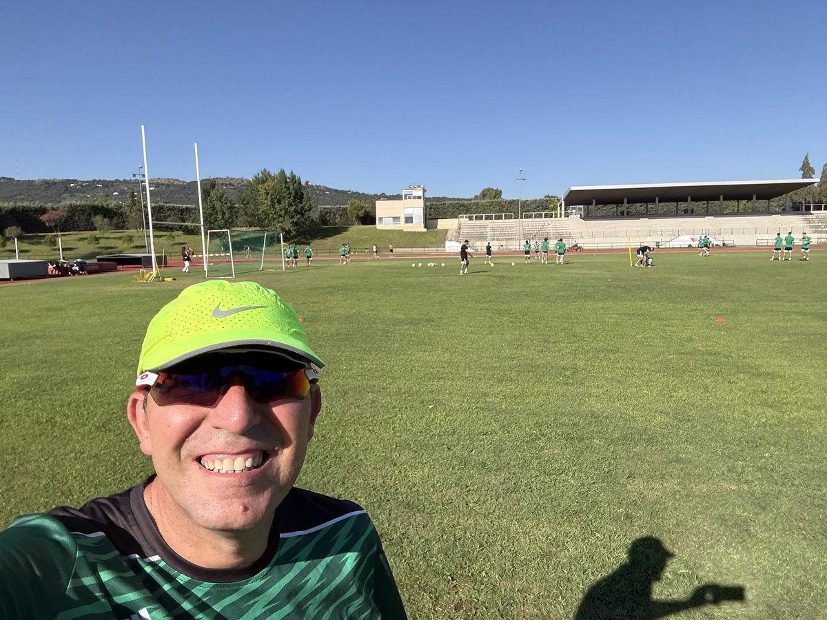 cesarpavoon7_'s tweet image. Empezamos los entrenos , hoy tengo el día libre, pues con mis chavales, para que vean donde se han metido, esto es una gran familia, son mis chavales 25/26