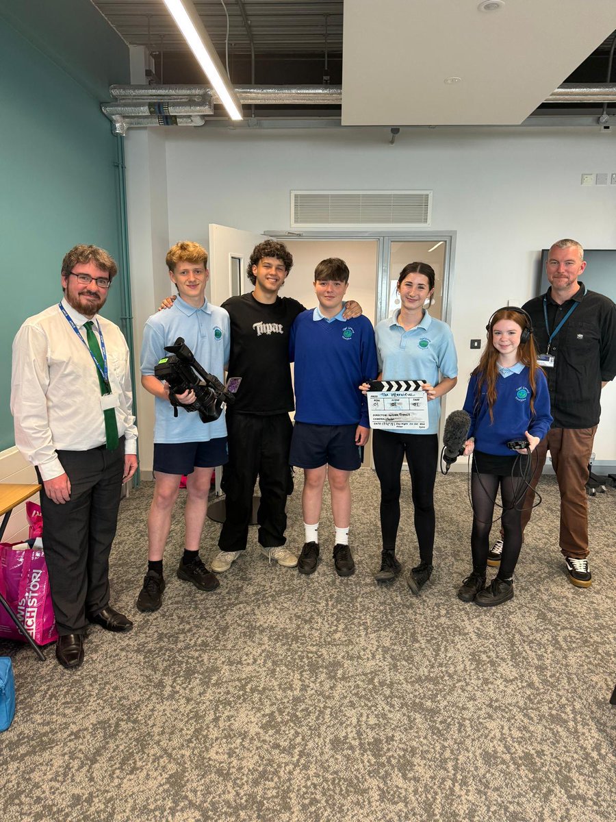 UWTSD's tweet image. We wrapped up our final Schools event of the year with 90 Year 9 & 10 pupils from Ysgol Gymraeg Ystalyfera Bro Dur at our Swansea Waterfront campus! They explored hands-on sessions from Automotive Design to Policing. A great day of inspiration and discovery! 👏📚