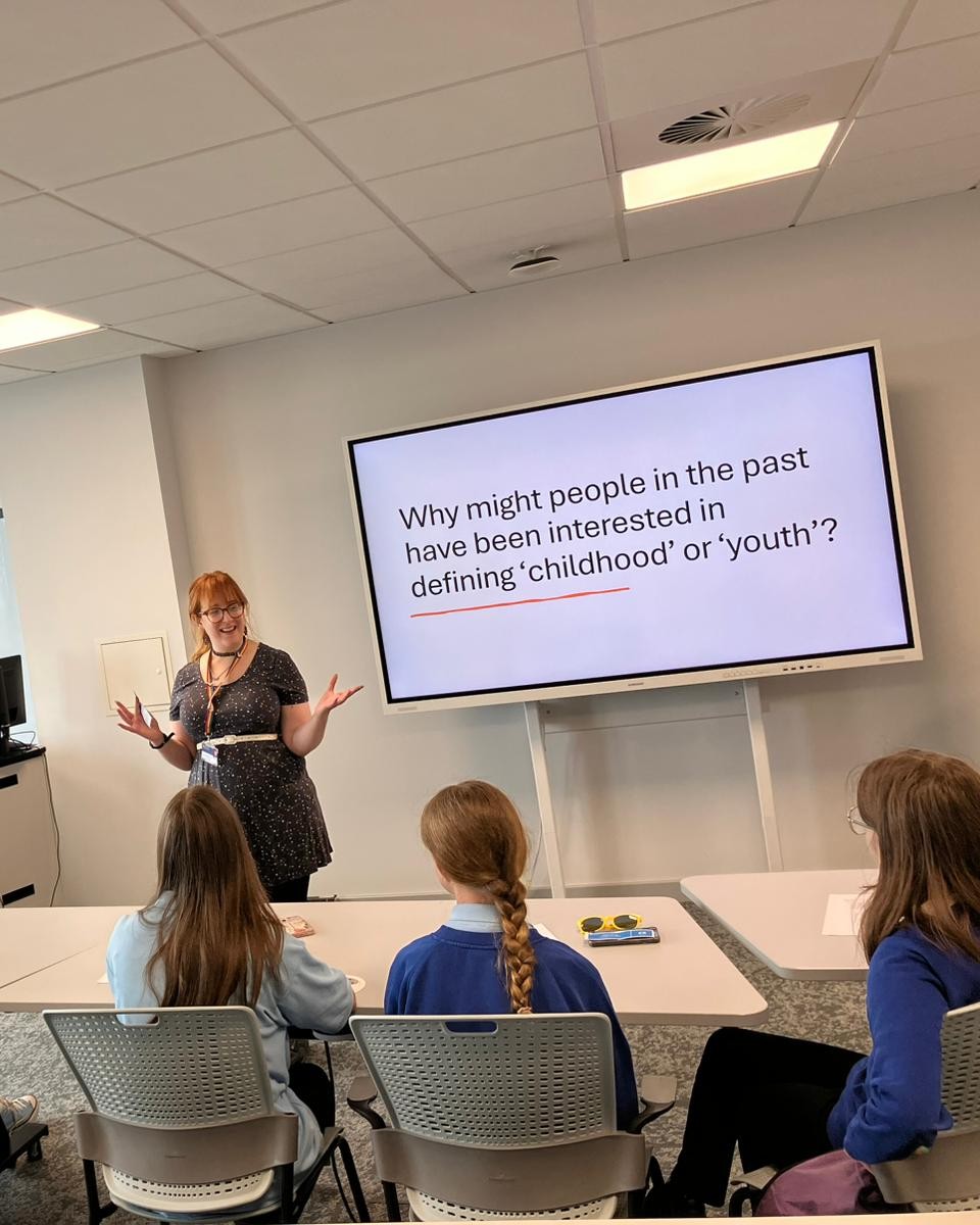 UWTSD's tweet image. We wrapped up our final Schools event of the year with 90 Year 9 & 10 pupils from Ysgol Gymraeg Ystalyfera Bro Dur at our Swansea Waterfront campus! They explored hands-on sessions from Automotive Design to Policing. A great day of inspiration and discovery! 👏📚