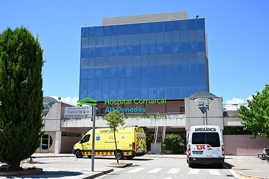 ‼️Els treballadors de l’Hospital Alt #Penedès denuncien “desatenció institucional”, “manca de responsabilitat” i greus conseqüències després de les inundacions. 📸Fèlix Miró. tuit.cat/P7fhN