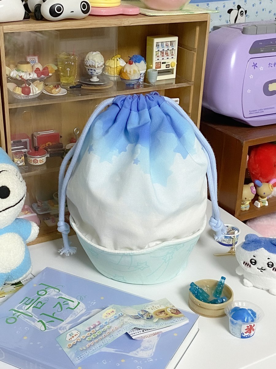 [오늘의 사부작]

" 녹지마! 빙수 파우치 "

오늘의 빙수는 파파야 맛-☆*

총 4가지 맛 🍨 ~
#RT (수박 / 파파야 / 말차 / 후르츠)
.
.
.
*ps. 많이 많이 귀여워해주시면 판매 개시됩니다..♪