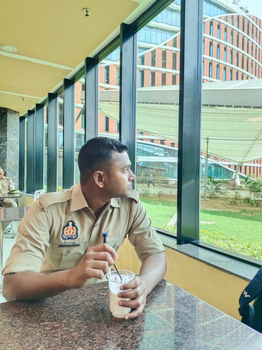 rahulkumar78442's tweet image. "आज पुलिस विभाग में मेरी सेवा के 7 वर्ष पूरे हो गए हैं। ये 7 साल में पूरी ईमानदारी, अनुशासन, कड़ी मेहनत और जनसेवा के लिए समर्पित रहे। इस सफर में साथ देने वाले सभी साथियों, मित्रों और परिवारजनों का दिल से धन्यवाद।🎉✅👮🏻‍♂️🚔🎉🎉🎉

18-जुलाई-2018 #PHQ