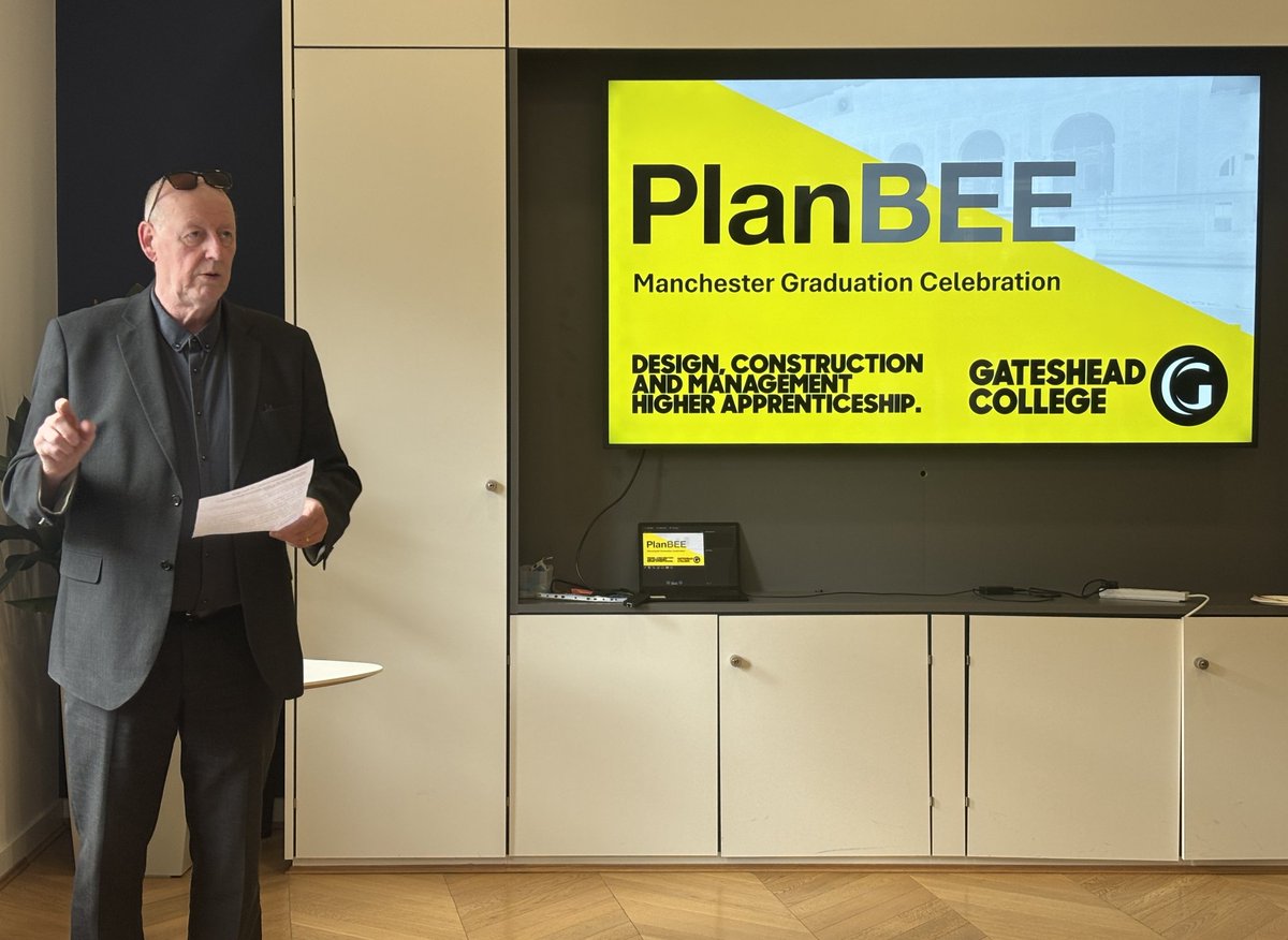 hacking4chorltz's tweet image. This week I joined @ManCityCouncil staff and industry sponsors at the graduation event for this years amazing PlanBEE programme participants. The programme creates pathways into construction for young people from Manchester. It's a brilliant scheme and it was a great evening.