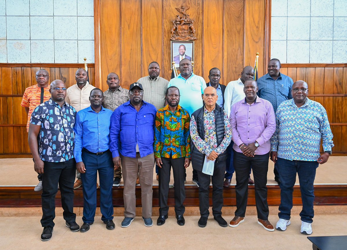 AnyangNyongo's tweet image. The sugar industry is crucial to Kisumu County's socio-economic well-being. The county is home to four sugar mills with different crushing capacities: Muhoroni Sugar Company, Chemelil Sugar Company, Miwani Sugar Company, and Kibos Sugar and Allied Mills. Currently, three of these…