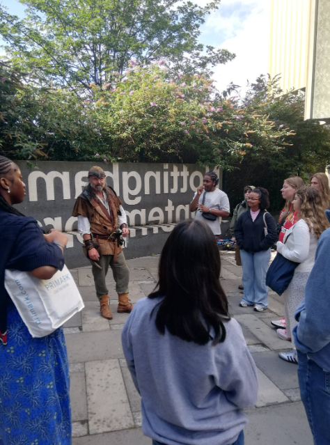 EzekialBone's tweet image. 'Enthralled' 🎯 US students get a 'Perfect history lesson' whilst being entertained 🏹 Great review for Nottingham's #RobinHood attraction. Public Town Tour this Sat 19 July 2pm @CrossKeysNottm, ends with finest ales after @Yeoldetripnott. @VisitNotts @VisitNotts @NottinghamTIC