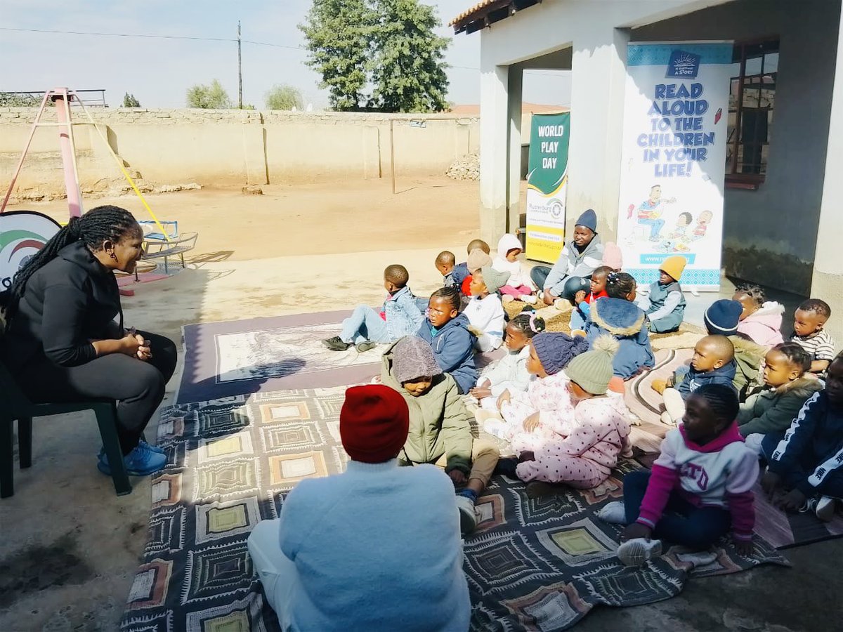 nalibaliSA's tweet image. A single, engaging story session can spark a child's interest in reading, especially when paired with positive associations and encouragement. In partnership with the Rustenburg Local Municipality and Trinity, our Nal'ibali North West team brought stories to life through…