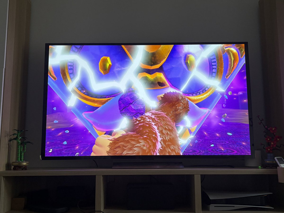 Squared_Potato's tweet image. 🍌🍌🍌 Banaana!!!
Já estamos a desfrutar a nova aventura de DK Pauline 😍 Avizinha-se um fim de semana cheio de muita macacada e banana 🍌
#donkeykong #donkeykongbananza #nintendoswitch2 #portugal #fimdesemana #gaming #gamer #jogos @nintendopt @nintendoeurope @NintendoAmerica