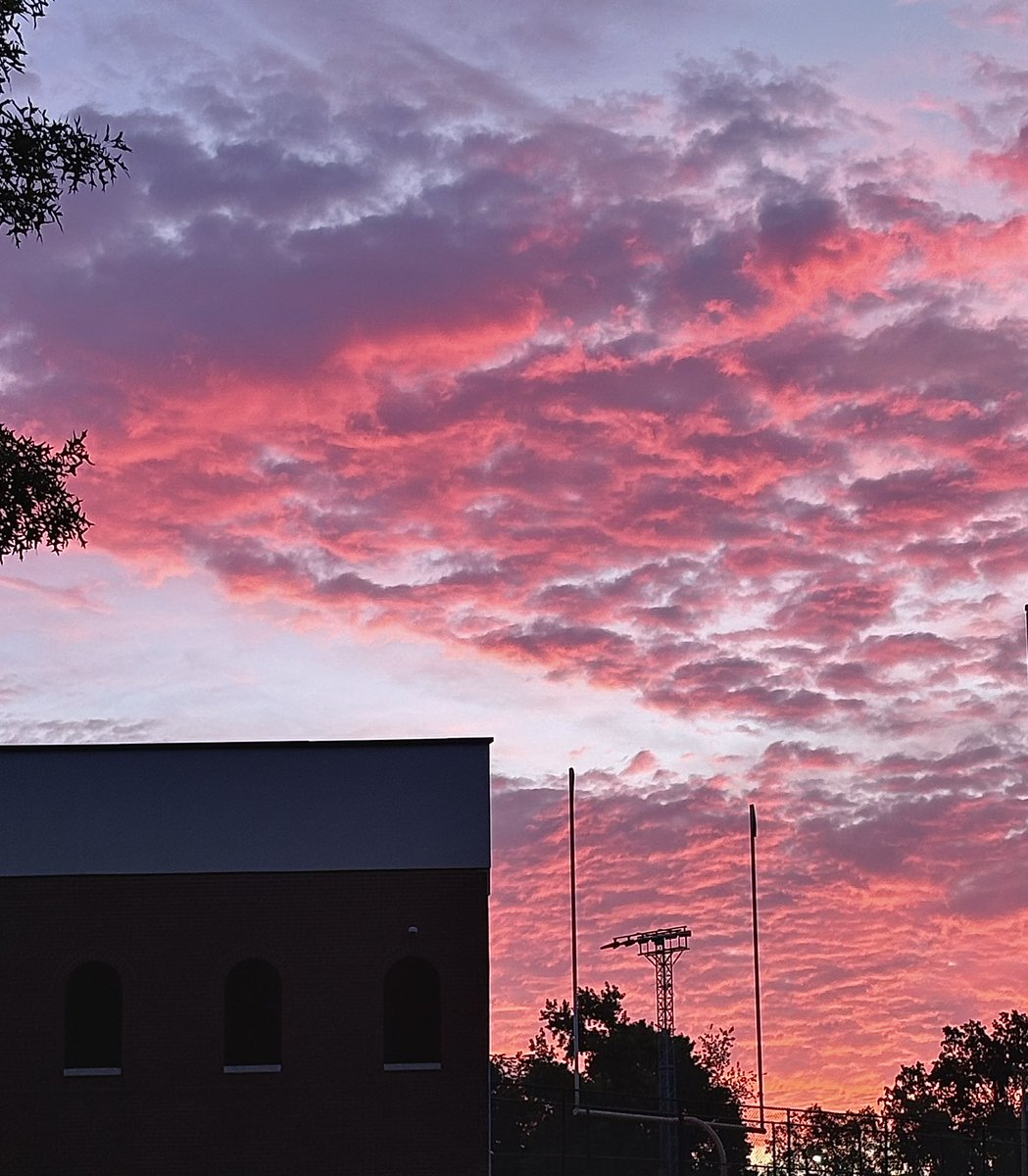 Good morning.
There’s a certain time when the sun hits the clouds , and you see this.
I’ve caught that time two days in a row.
Again, on my way to work, no time to find a good foreground.
Still beautiful.
Have a great day!