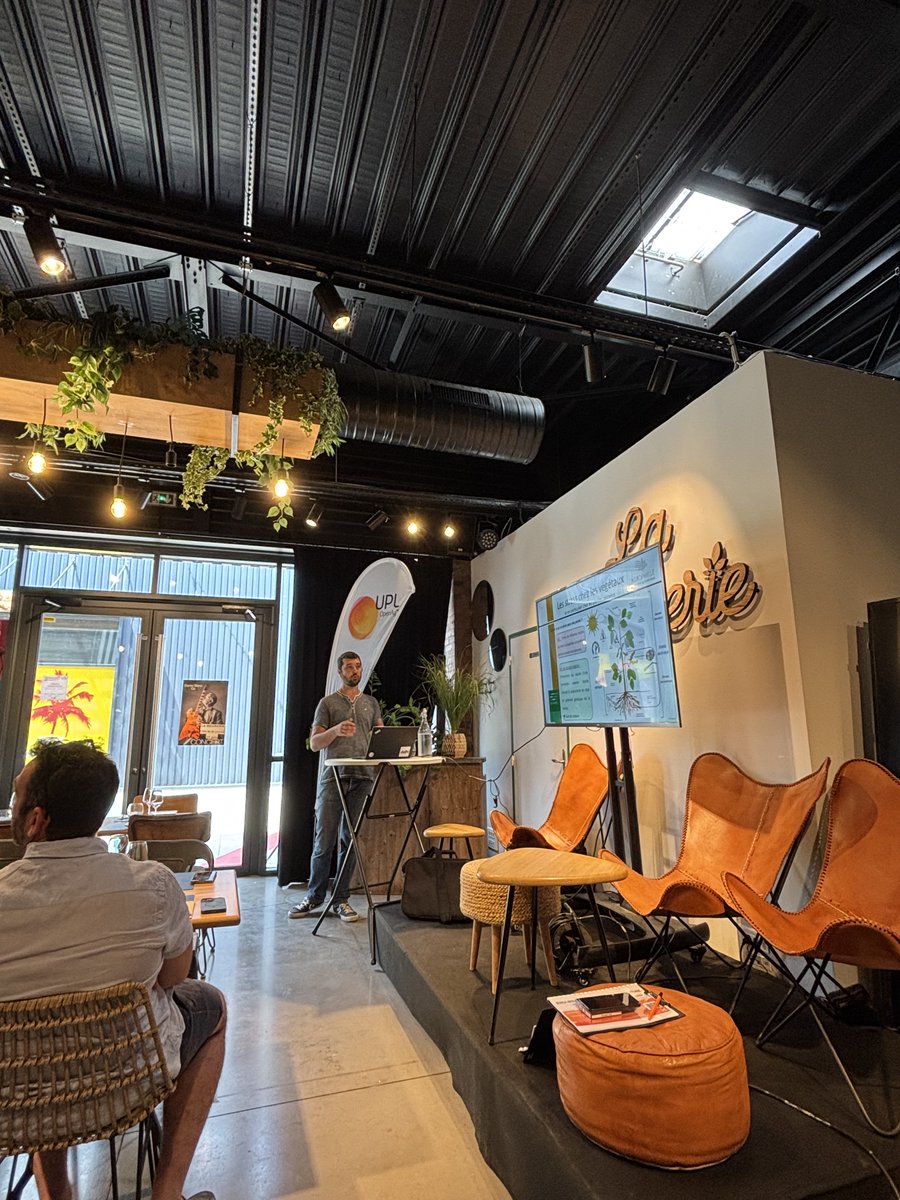 Clap de fin des Campus Vigne 2025 🎬Vous avez été près de 150 à participer à la 6ème édition des Campus vigne ! Autour des thématiques : mildiou, oïdium et biostimulant et avec l’intervention de Julien BUFFALAN d’Agrophylle autour de la résilience de la vigne. Un immense merci !