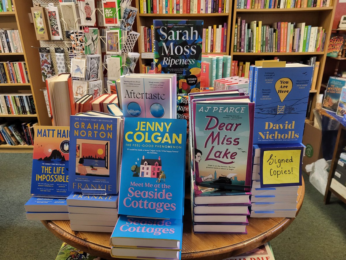 Furtherfrom's tweet image. Here we are on an unexpectedly rainy Friday in the summer holidays! We've got plenty of holiday reading suggestions, we've got a free storytelling session at 2.00pm AND it's nice and cool and dry in here. We're open til 5pm, see you soon! #ChooseBookshops